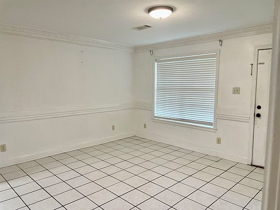 17th image of 208 W 13th St