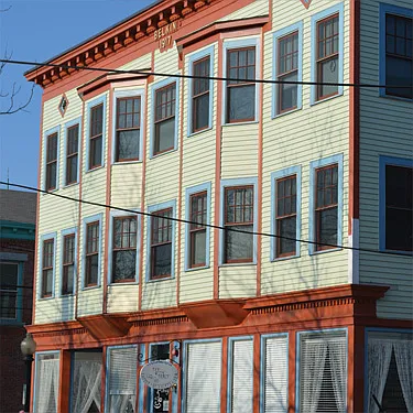 Exterior, Bank Street