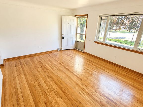3rd image of 1641 Fairview Ave