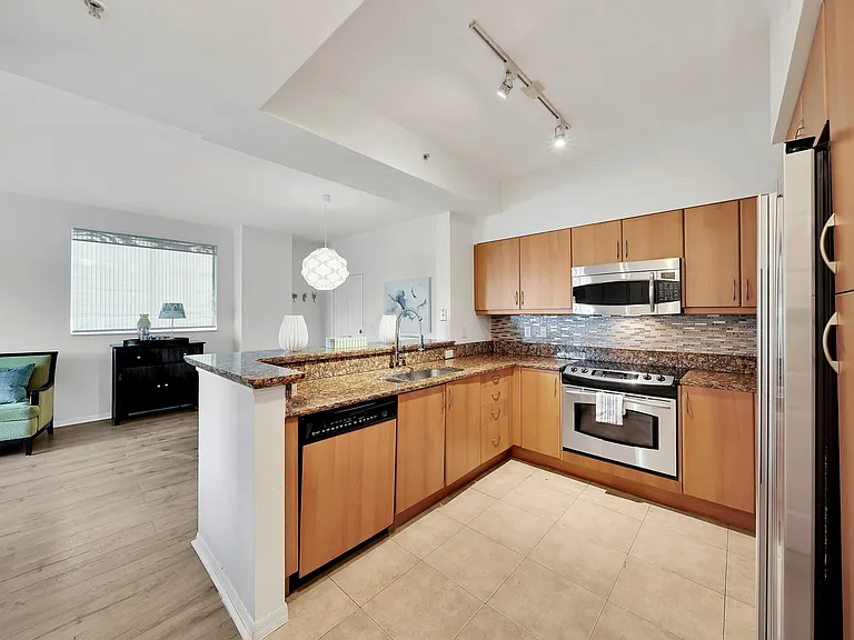 233 S Federal Hwy #425 — Photo 15