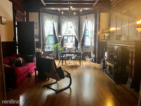 121 Commonwealth #1R Boston Unit Photo 2