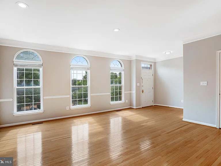 22616 Welborne Manor Sq — Photo 8