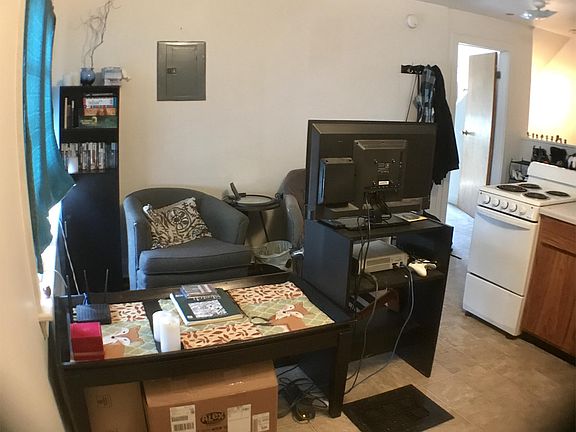 3rd image of 12-14 Bradley St #10718611