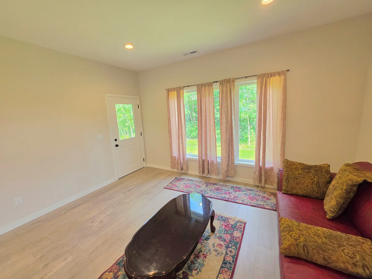 2 bed, 1176 sqft, $1,995 — Photo 3