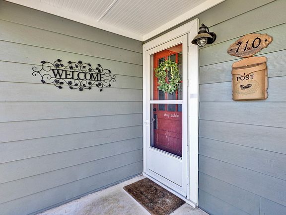 5th image of 710 Vine St