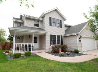 316 Arrowhead Dr, Minooka, IL 60447