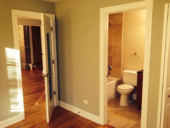 4th image of 1549 W Sherwin Ave APT 105