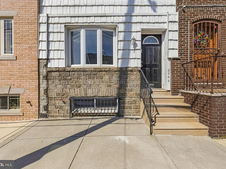 2946 S 15th St — Photo 38