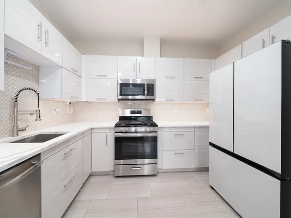 65 Storms Avenue image 10 of 29