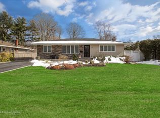 21 Marie Cres, Commack, NY 11725
