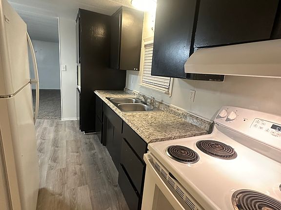 2nd image of 2200 Washington Ave Trailer 13