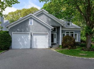 46 Fieldstone Ln, Oyster Bay, NY