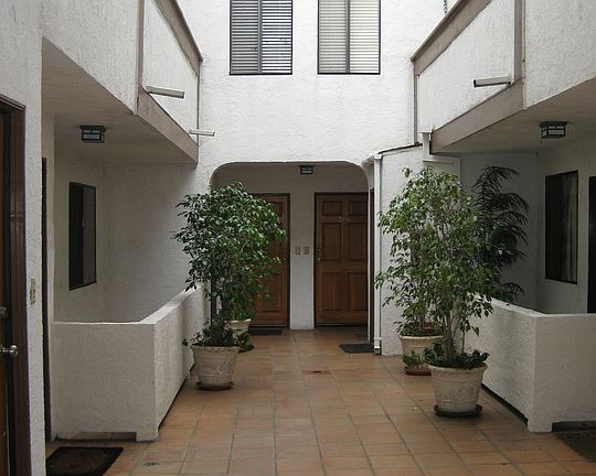 2nd image of 4248 Laurel Canyon Blvd APT 204