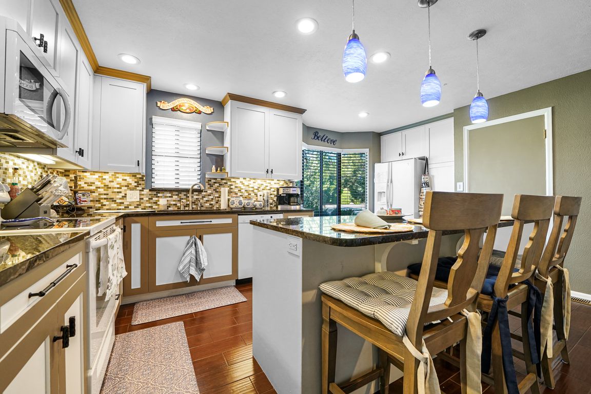 next background image