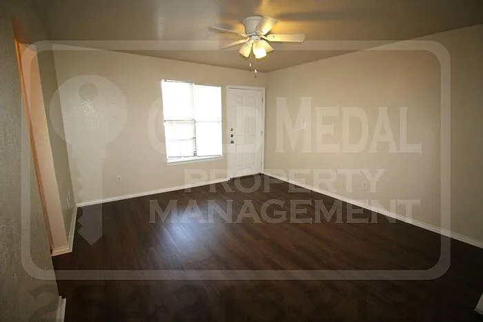 3304 Barcelona Dr — Photo 4