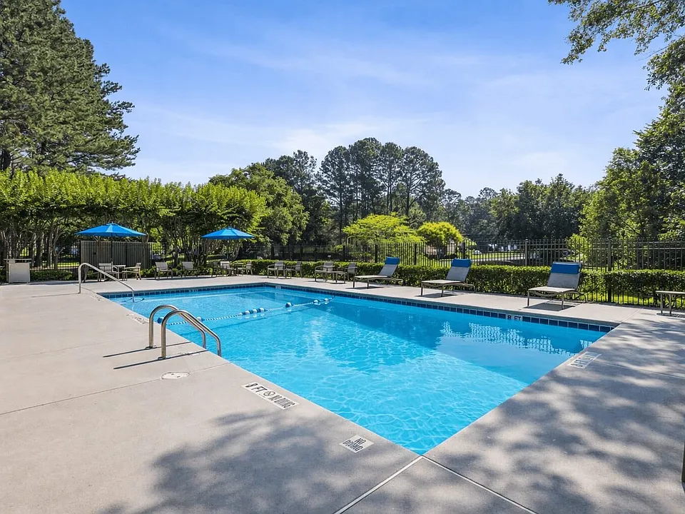 Emerald Pointe