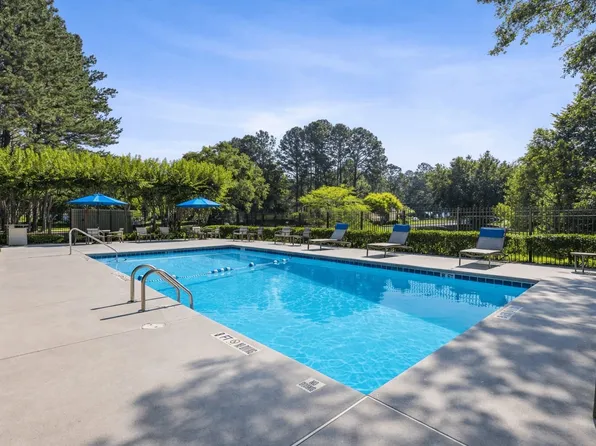 Emerald Pointe