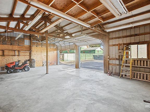 4th image of 1119 Alder Dr