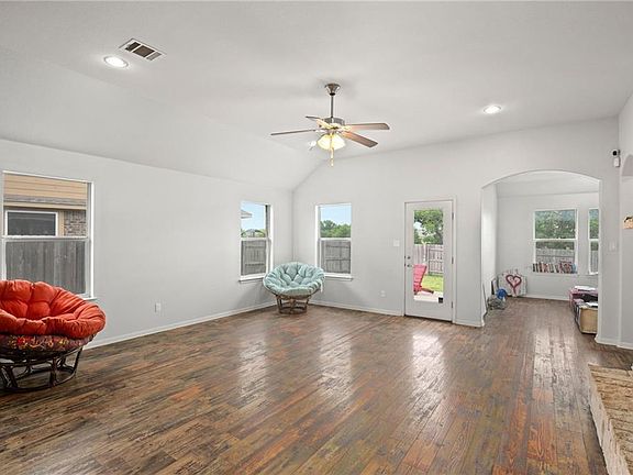 4th image of 8309 Reggio St