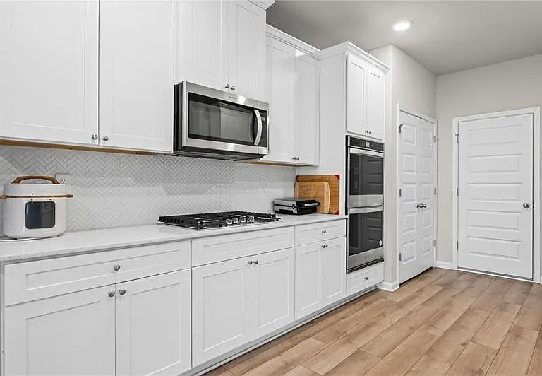 854 Orwell Dr — Photo 17