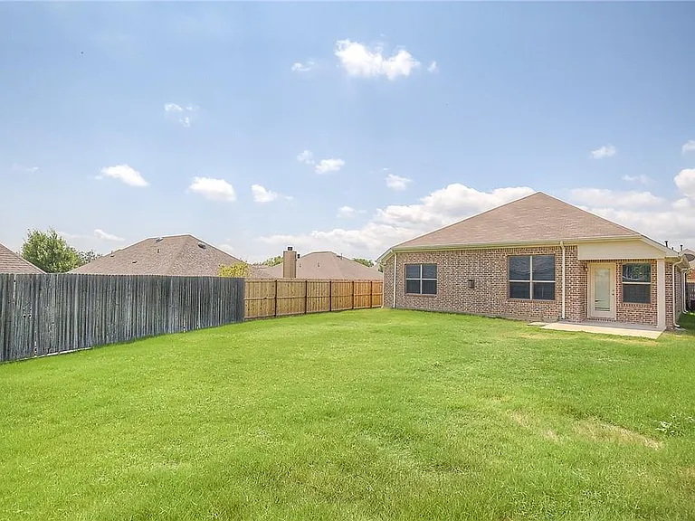 700 Golden Nugget Dr — Photo 13
