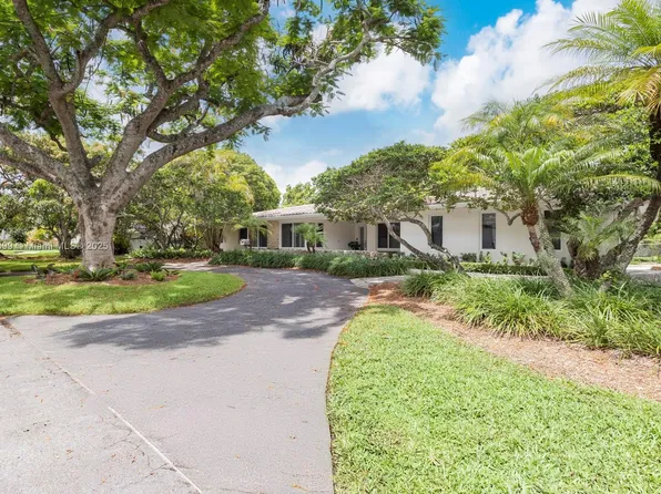 11900 SW 72nd Pl, Pinecrest, FL 33156