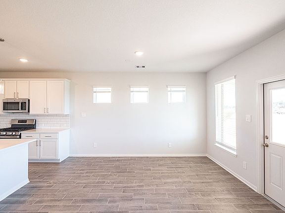 5th image of 1223 Tilia Creek Ln