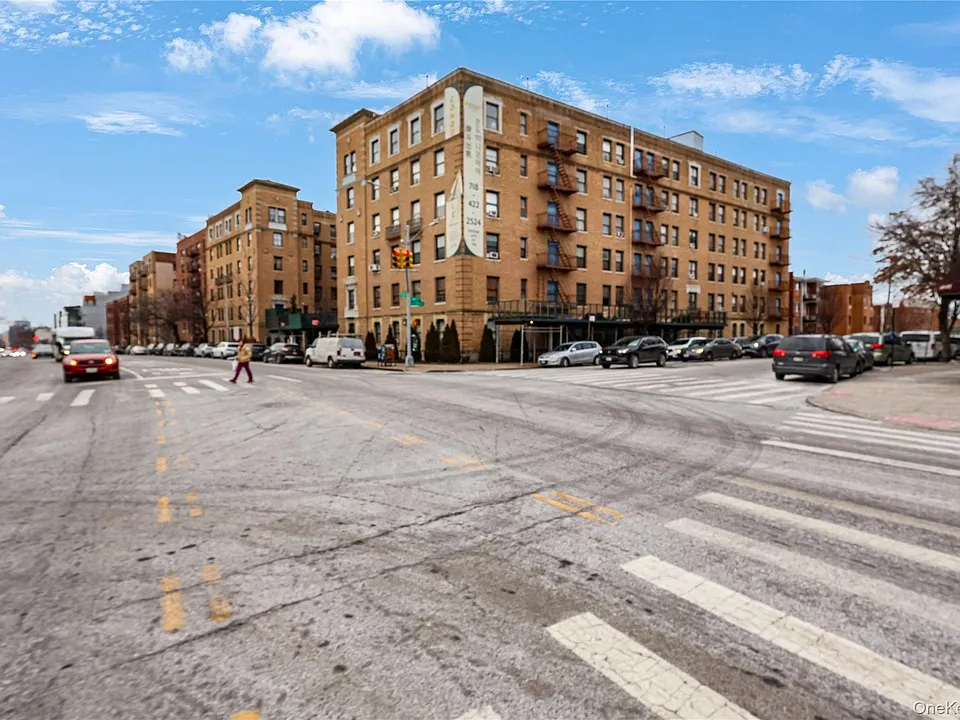14809 Northern Blvd #5J