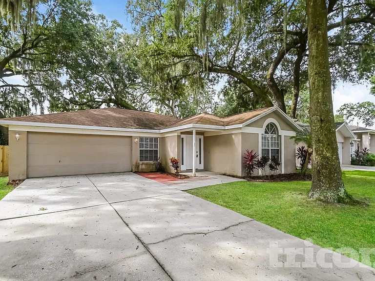 1817 Landside Dr — Photo 1
