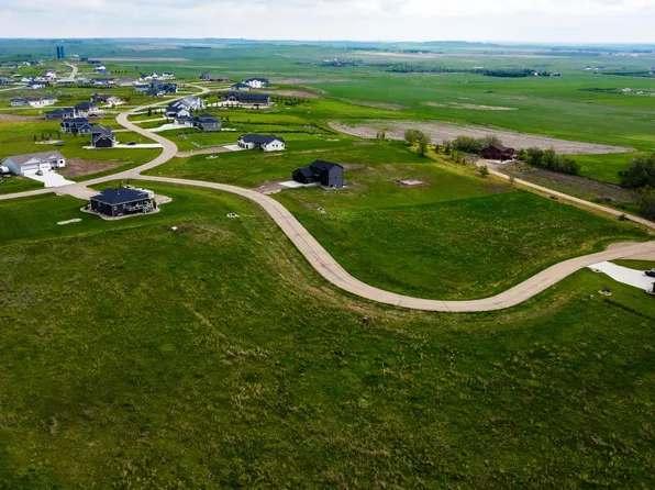 6954 Rockridge Dr, Bismarck, ND 58503