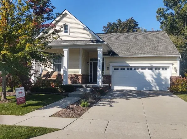 29823 Thistle Ln, New Hudson, MI 48165