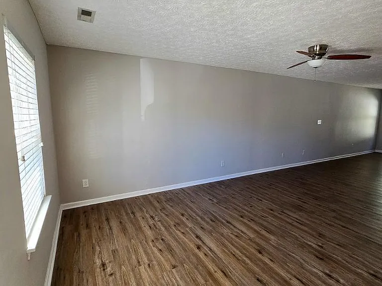 3105 Ivey Wood Ln — Photo 6
