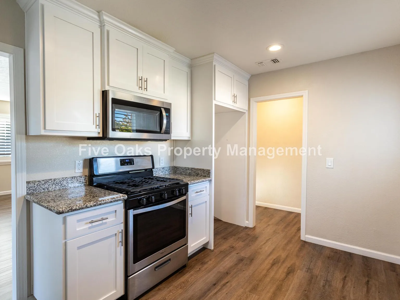 4 bed, 1265 sqft, $2,725 — Photo 3