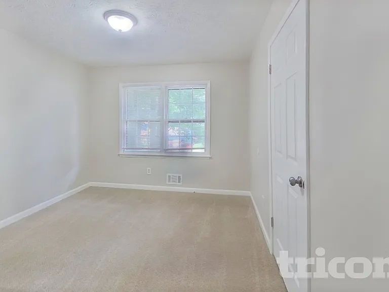 3735 Linwood Way — Photo 11