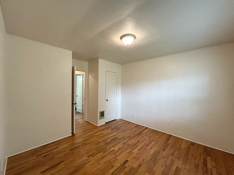 Britney Forest Apartments — Photo 10
