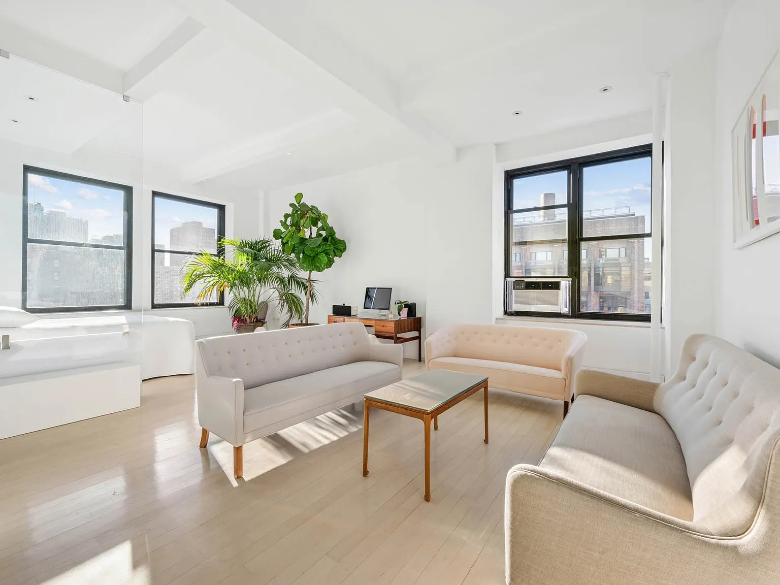 250 Mercer Street — Photo 1