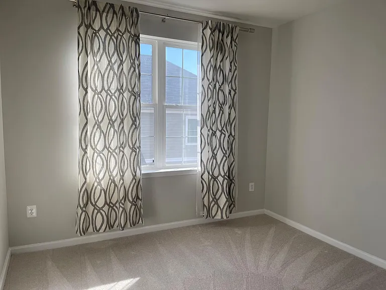44037 Vaira Ter #290 — Photo 32
