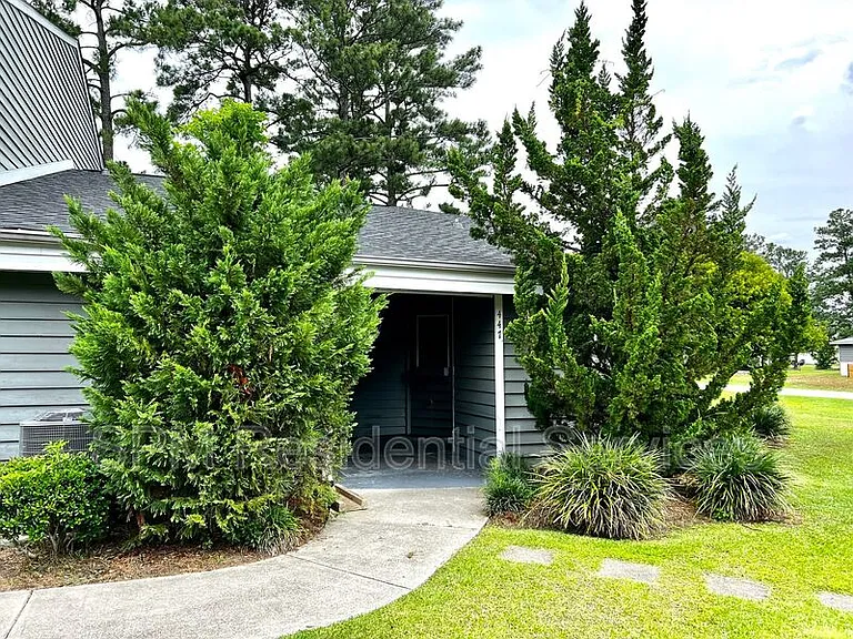 724 Azalea Dr #447 — Photo 1