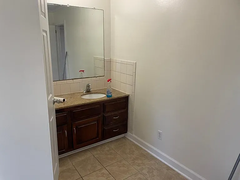 1717 Providence Rd — Photo 15