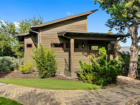 2nd image of 2113 Barbaro Way #2