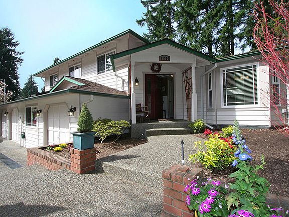 Angled Front Entry, 3-Car Garage
