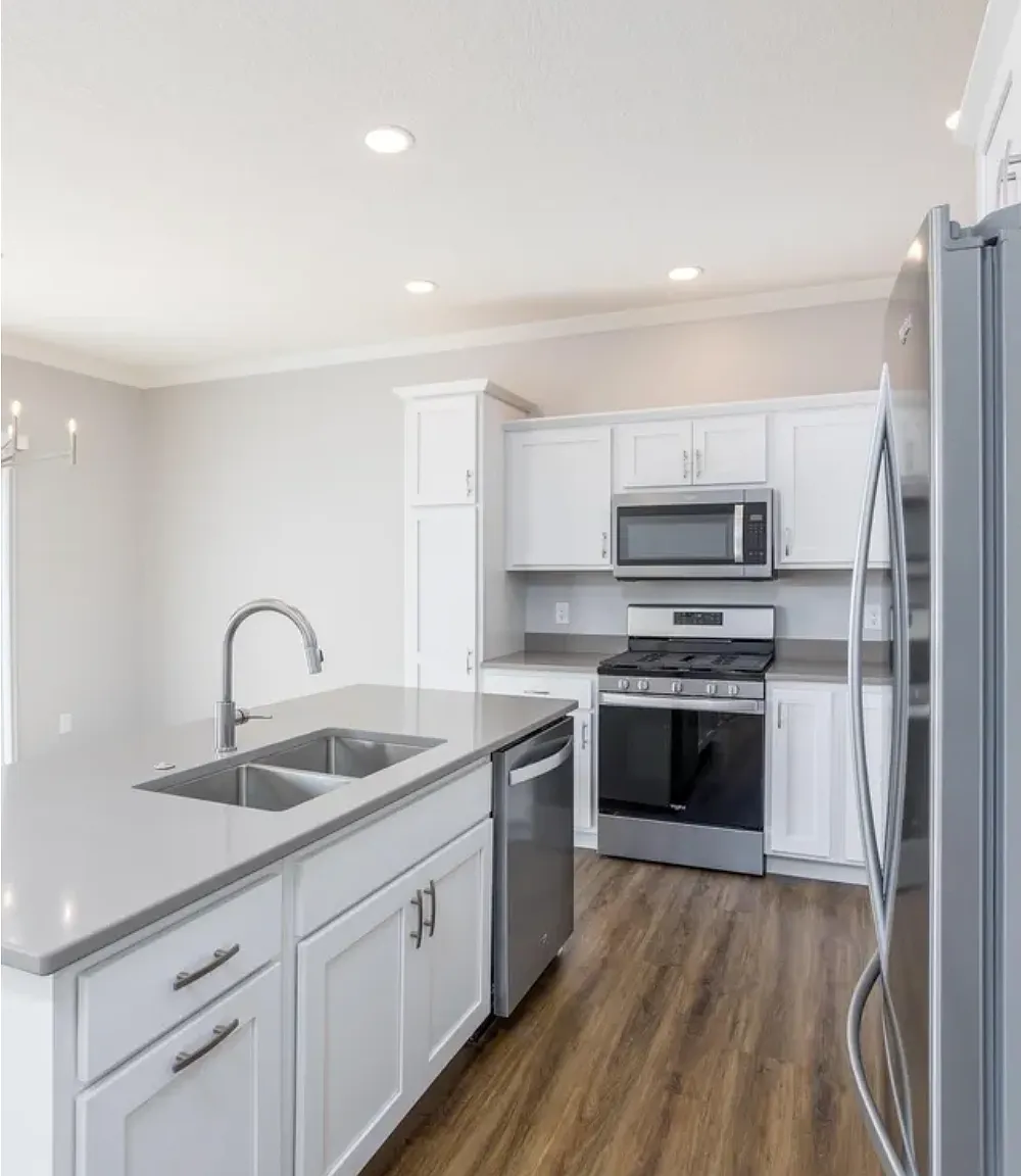 3 bed, 1851 sqft, $2,550 — Photo 2