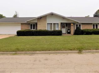 2760 Crestdale Cir, Rockford, IL 61114
