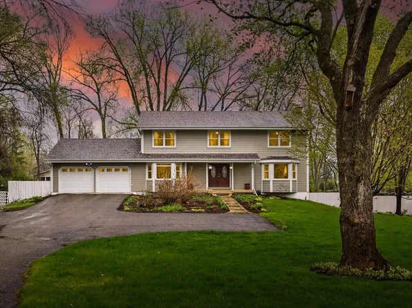 5525 Wedgewood Dr, Shorewood, MN 55331