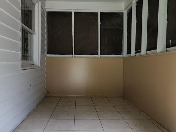 2nd image of 2599 Orchard St