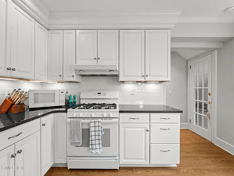 41 Ridge St #1 — Photo 20