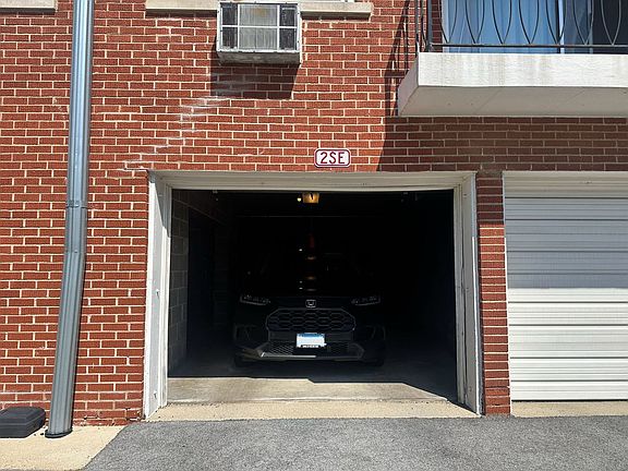 4th image of 10524 S Pulaski Rd APT 3SE