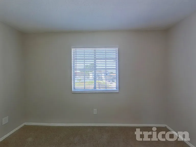 3257 Brewster Dr — Photo 12