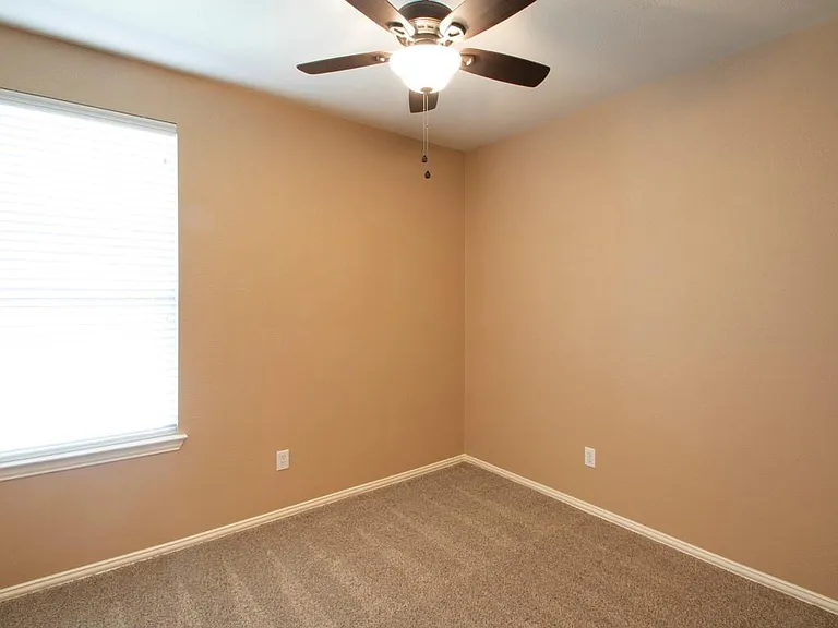 417 Hackberry Dr — Photo 25