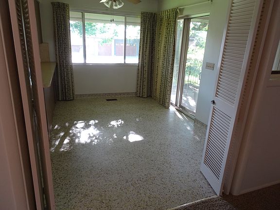 3rd image of 4592 S Sycamore Dr